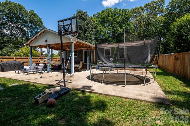 531 Stilwell Oaks Circle, Charlotte, NC 28212