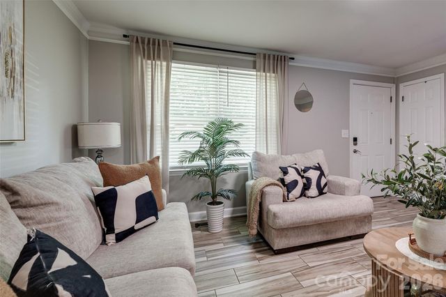 531 Stilwell Oaks Circle, Charlotte, NC 28212