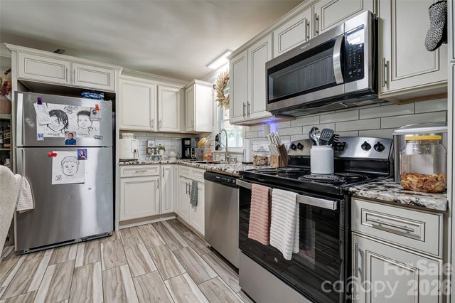 531 Stilwell Oaks Circle, Charlotte, NC 28212