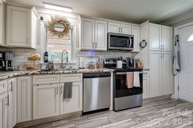 531 Stilwell Oaks Circle, Charlotte, NC 28212