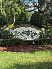 9450 Poinciana Pl 108, Davie, FL 33324