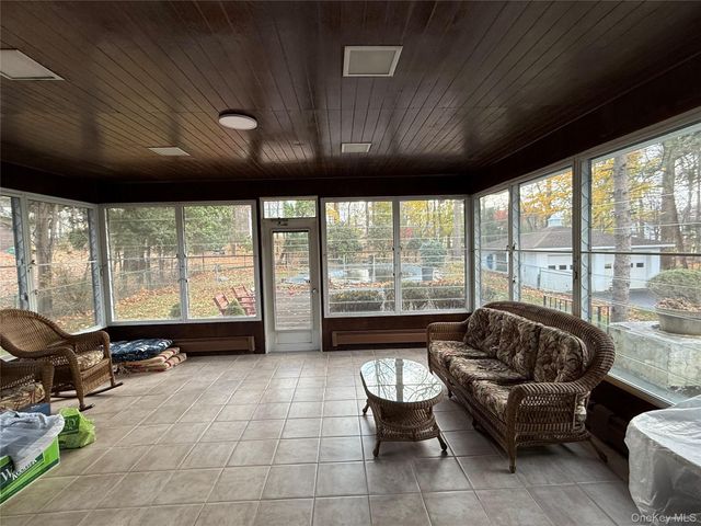 10 Glenbrook Road, Monsey, NY 10952