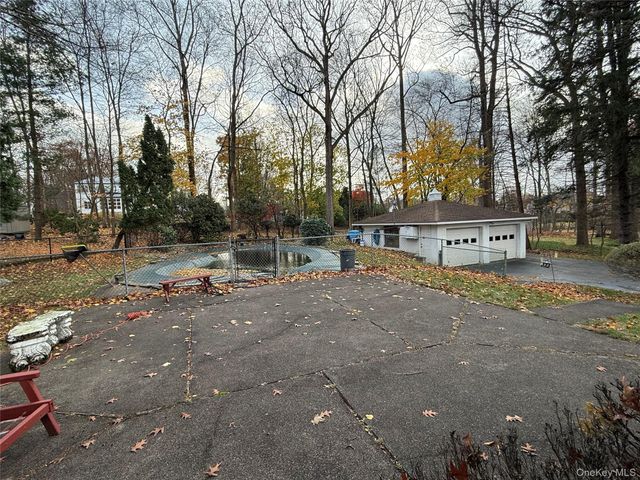 10 Glenbrook Road, Monsey, NY 10952