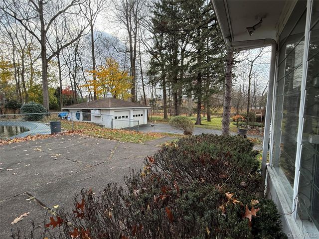 10 Glenbrook Road, Monsey, NY 10952