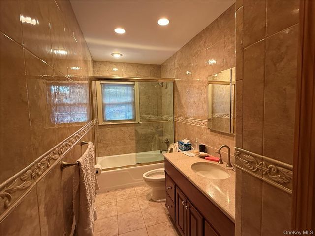 10 Glenbrook Road, Monsey, NY 10952