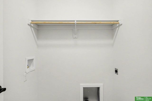 7102 N 79th Court, Omaha, NE 68122