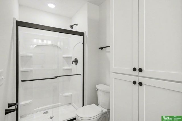 7102 N 79th Court, Omaha, NE 68122