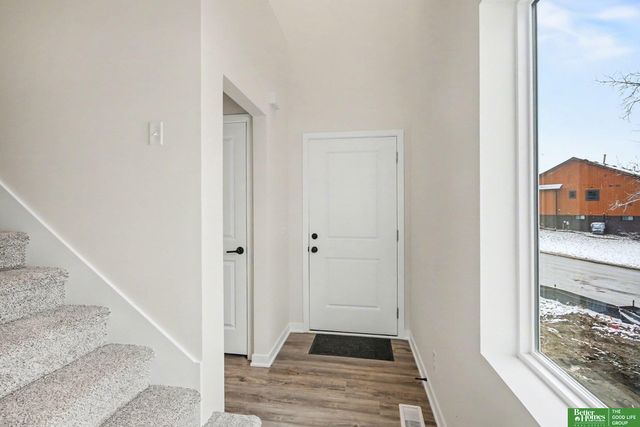 7102 N 79th Court, Omaha, NE 68122