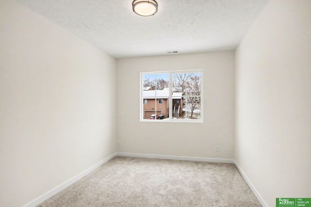 7102 N 79th Court, Omaha, NE 68122