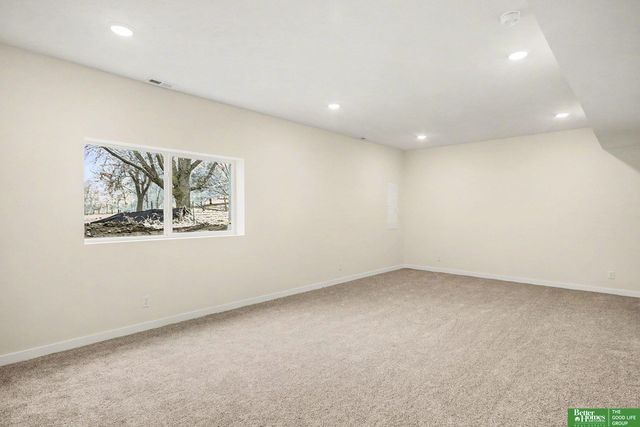 7102 N 79th Court, Omaha, NE 68122