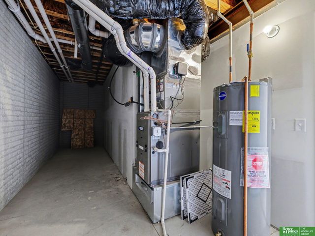 7102 N 79th Court, Omaha, NE 68122