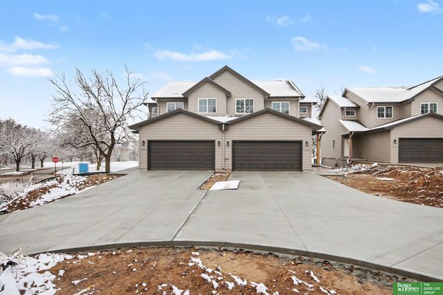 7102 N 79th Court, Omaha, NE 68122