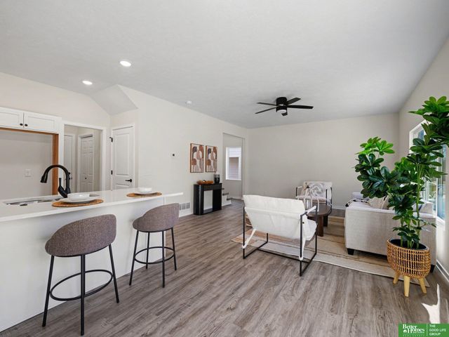 7102 N 79th Court, Omaha, NE 68122