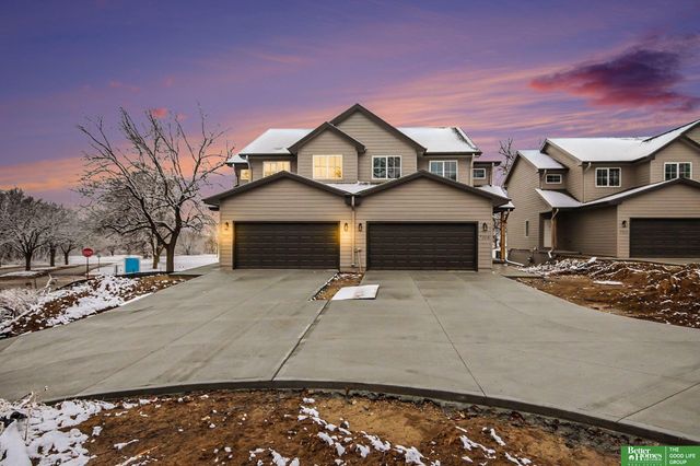 7102 N 79th Court, Omaha, NE 68122