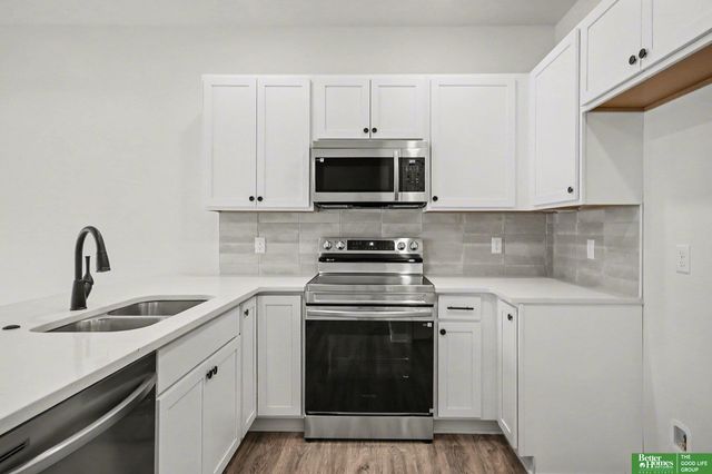 7102 N 79th Court, Omaha, NE 68122