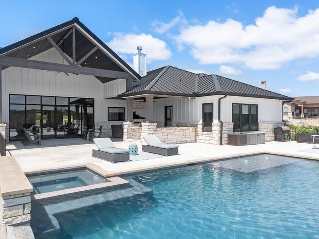 1021 Lower Peninsula LOOP, Georgetown, TX 78633