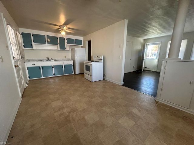 27 Wellington DR, Hampton, VA 23666