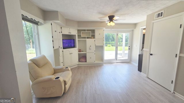 1095 Jacksonville Highway, Fitzgerald, GA 31750