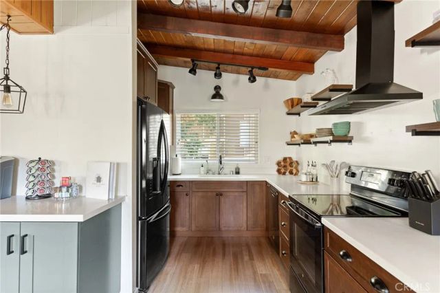 576 Kuffel Canyon, Lake Arrowhead, CA 92352