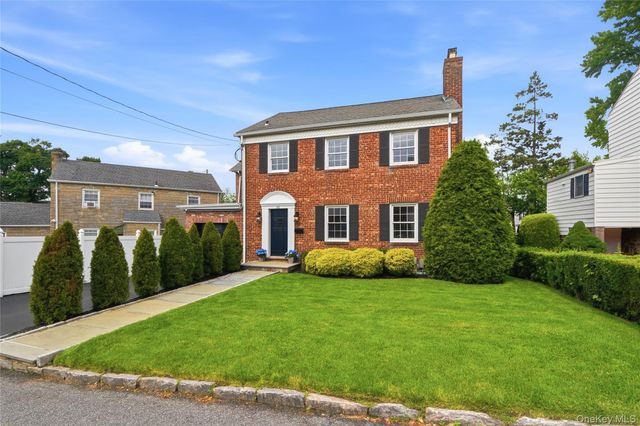 32 Huntington Drive, Yonkers, NY 10704