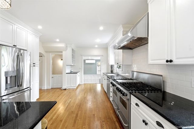 32 Huntington Drive, Yonkers, NY 10704