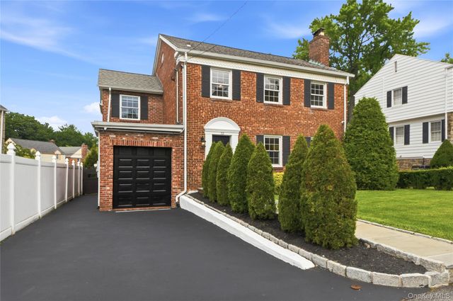 32 Huntington Drive, Yonkers, NY 10704