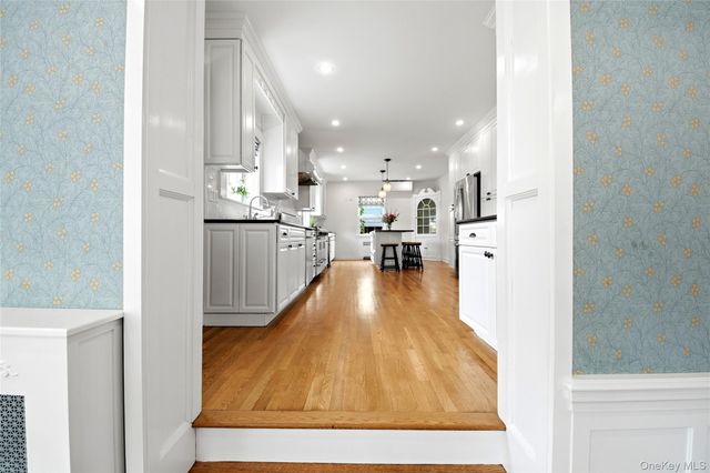 32 Huntington Drive, Yonkers, NY 10704