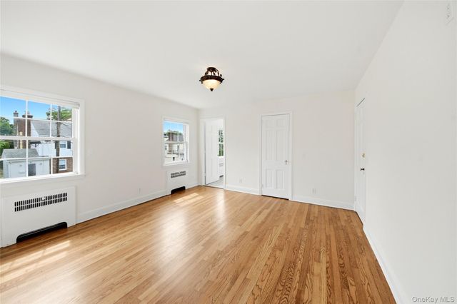 32 Huntington Drive, Yonkers, NY 10704