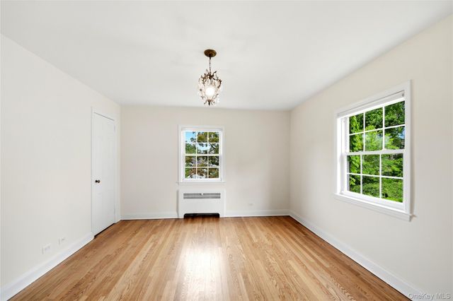32 Huntington Drive, Yonkers, NY 10704