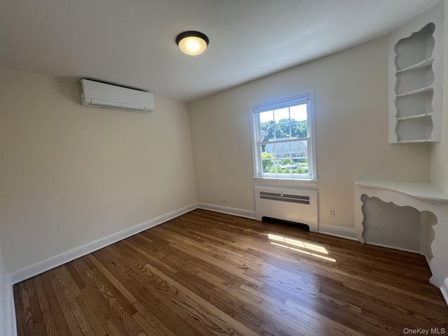 32 Huntington Drive, Yonkers, NY 10704