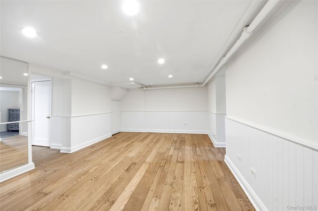 32 Huntington Drive, Yonkers, NY 10704