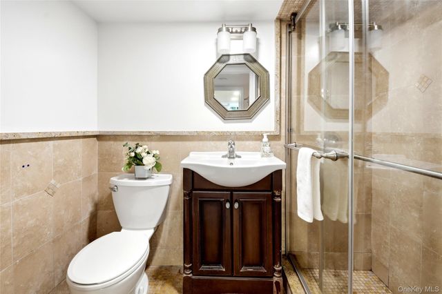 32 Huntington Drive, Yonkers, NY 10704