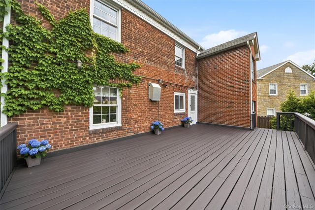 32 Huntington Drive, Yonkers, NY 10704