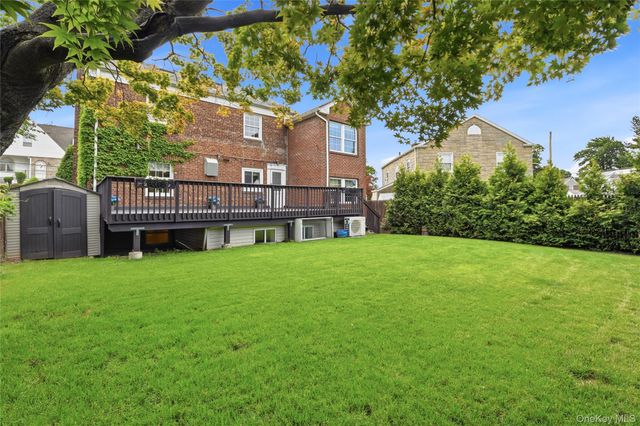 32 Huntington Drive, Yonkers, NY 10704