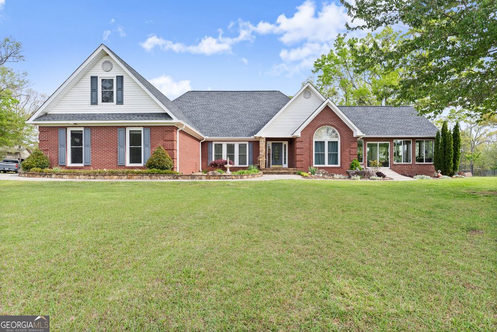 4841 Cobb Griffin Road, Gillsville, GA 30543