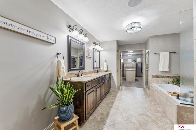 2604 N 179th Street, Omaha, NE 68116