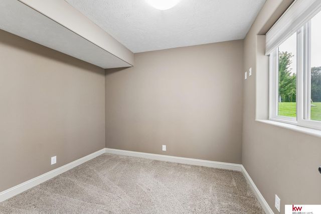 2604 N 179th Street, Omaha, NE 68116