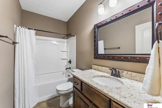 2604 N 179th Street, Omaha, NE 68116