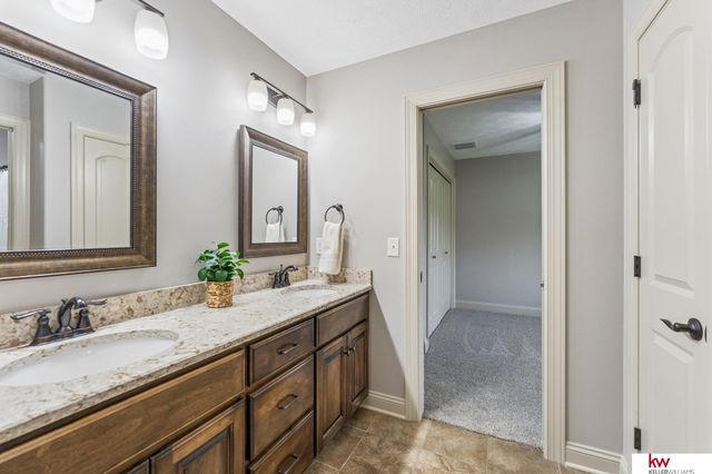 2604 N 179th Street, Omaha, NE 68116