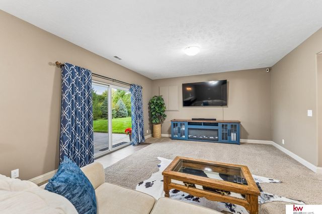 2604 N 179th Street, Omaha, NE 68116