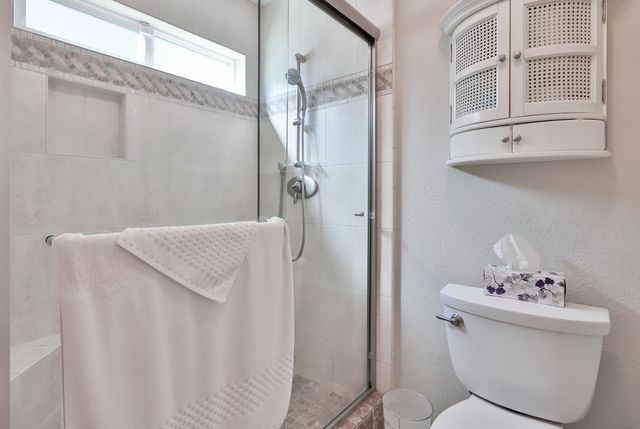 8050 Garryanna Dr, Citrus Heights, CA 95610