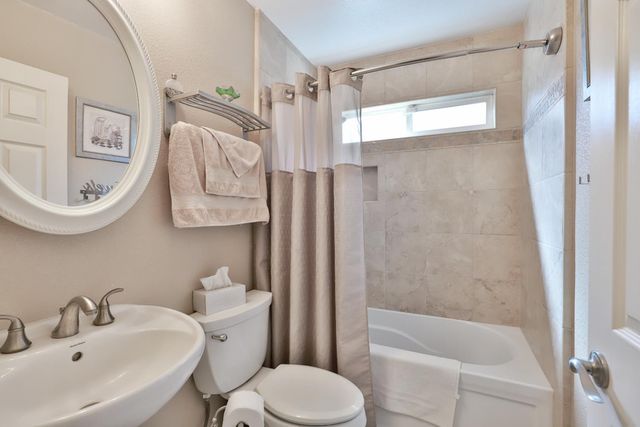 8050 Garryanna Dr, Citrus Heights, CA 95610