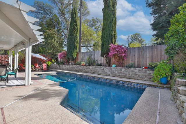 8050 Garryanna Dr, Citrus Heights, CA 95610