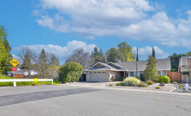 8050 Garryanna Dr, Citrus Heights, CA 95610