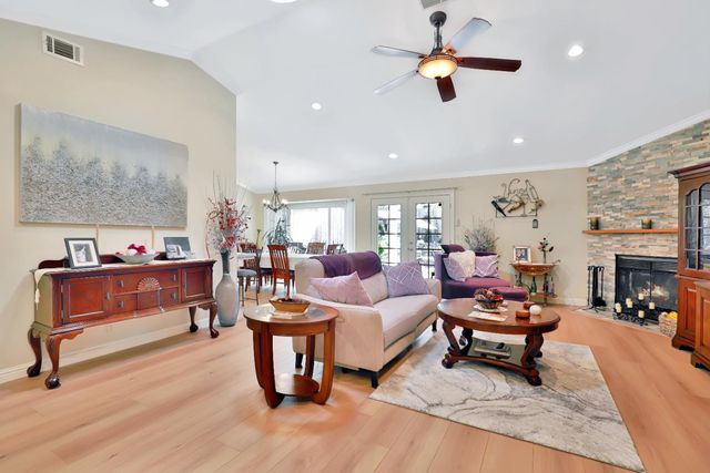 8050 Garryanna Dr, Citrus Heights, CA 95610