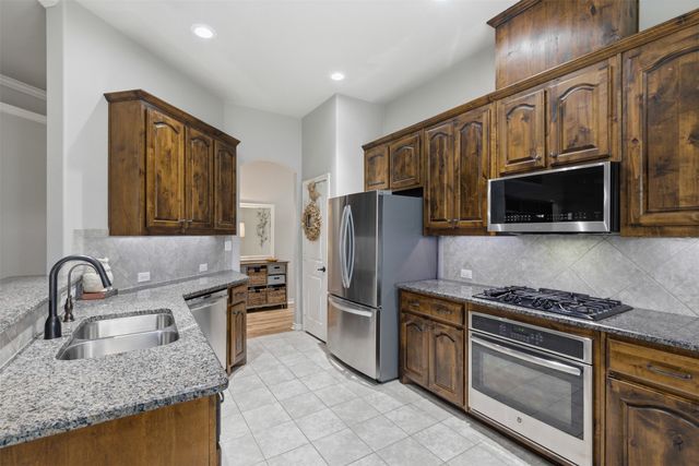 712 Mist Flower Drive, Little Elm, TX 75068