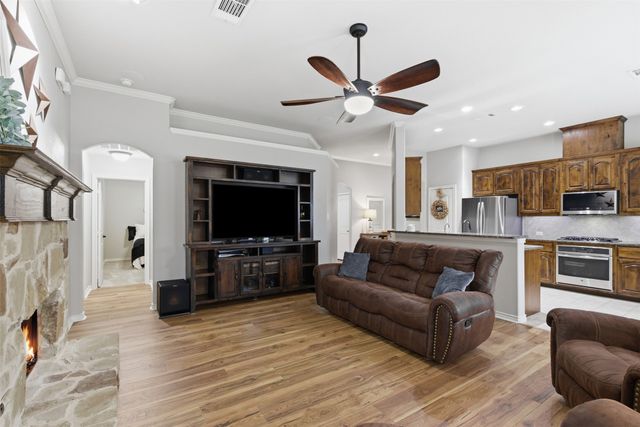 712 Mist Flower Drive, Little Elm, TX 75068