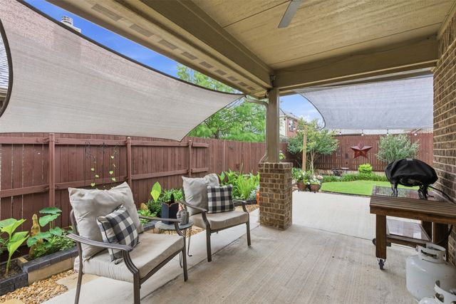 712 Mist Flower Drive, Little Elm, TX 75068