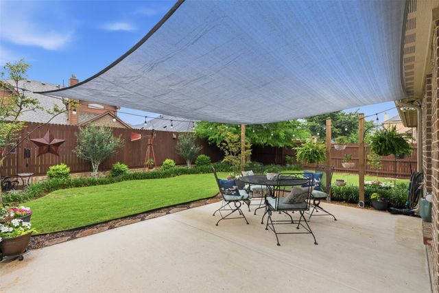 712 Mist Flower Drive, Little Elm, TX 75068