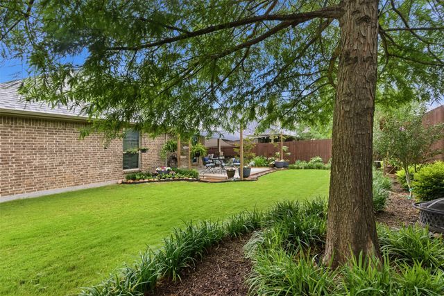 712 Mist Flower Drive, Little Elm, TX 75068